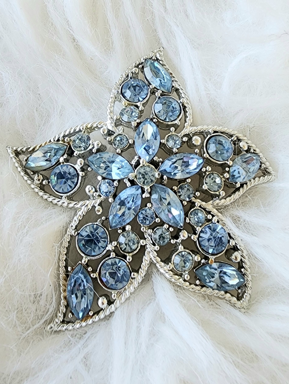 Vintage 1960 Sarah Coventry Light Blue Crystal Flower Starburst Brooch